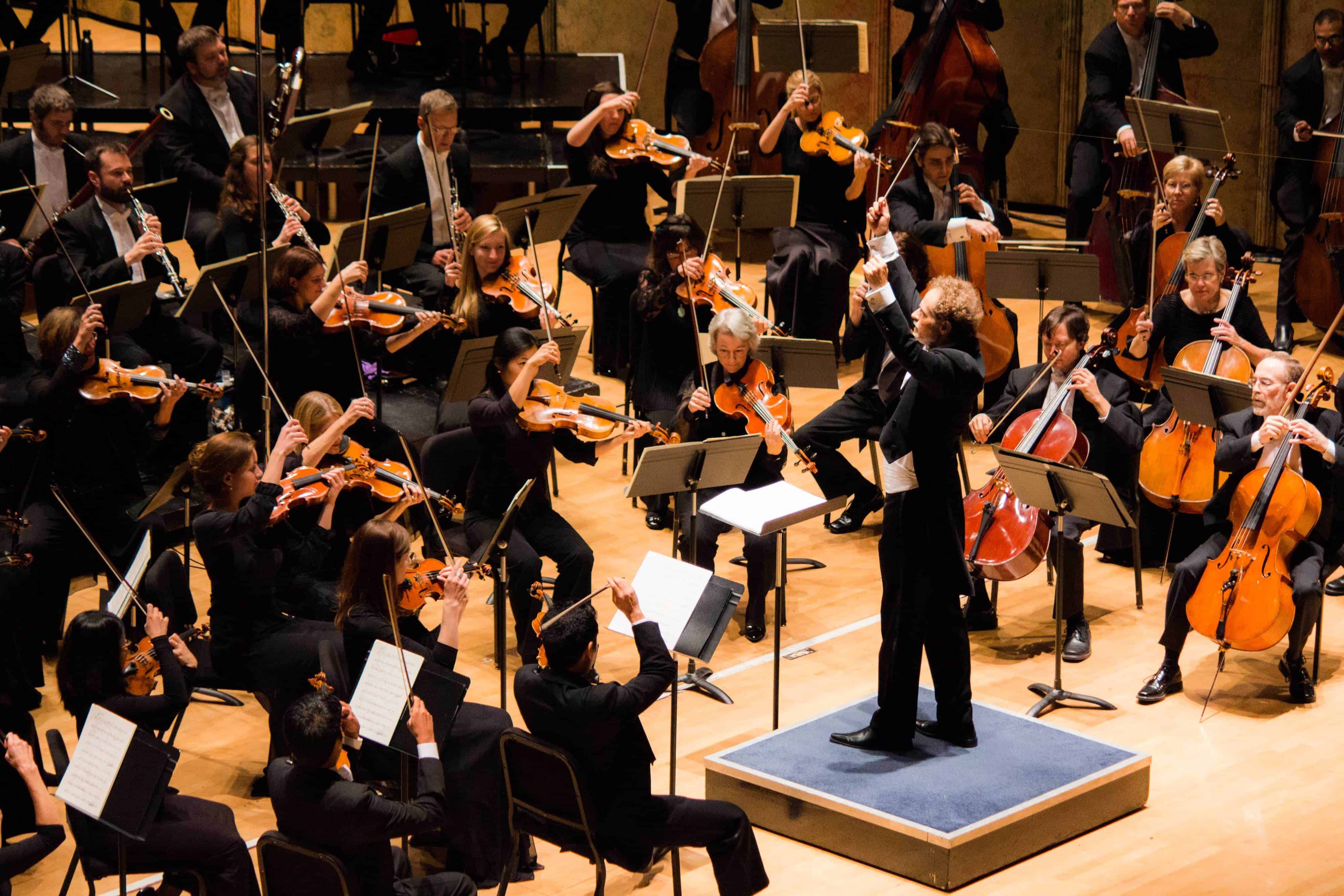 Steven Smith Leads the Richmond Symphony